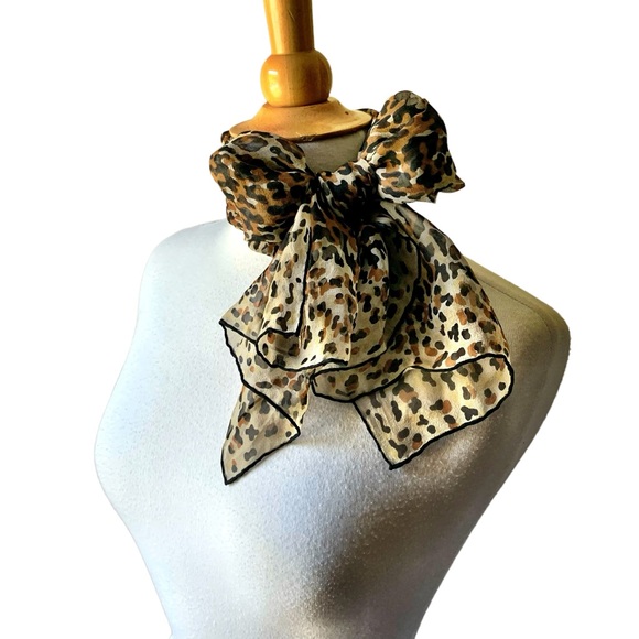 Vintage Animal Leopard Print Mob Wife Rectangular Silk Scarf Hand Rolled Hem - Picture 5 of 9